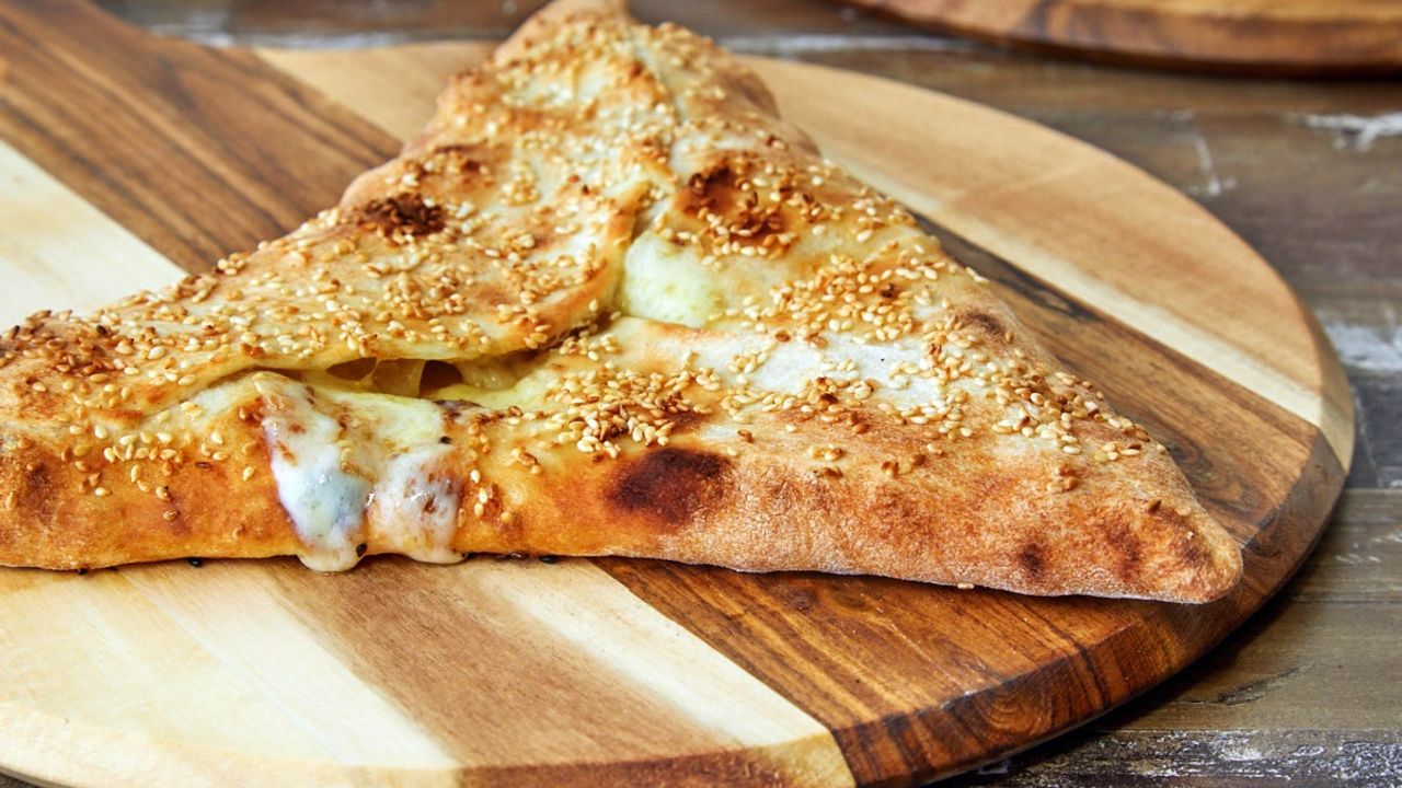 Triple Cheese Pide