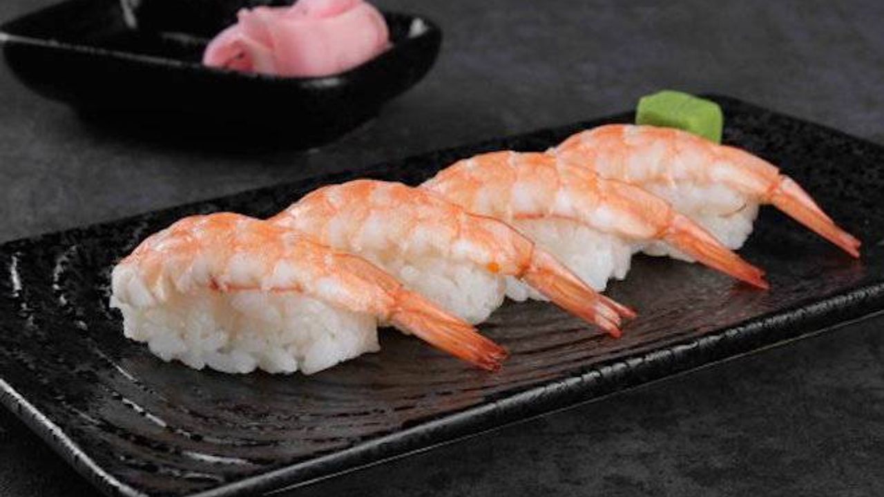 Fresh Ebi nigiri (4 pcs)