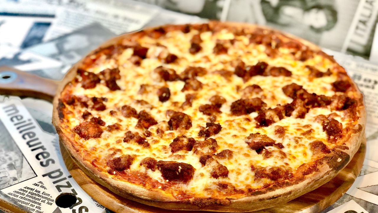 Butter Chicken Pizza