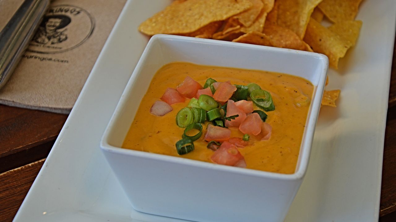 Chips & Warm Queso Dip