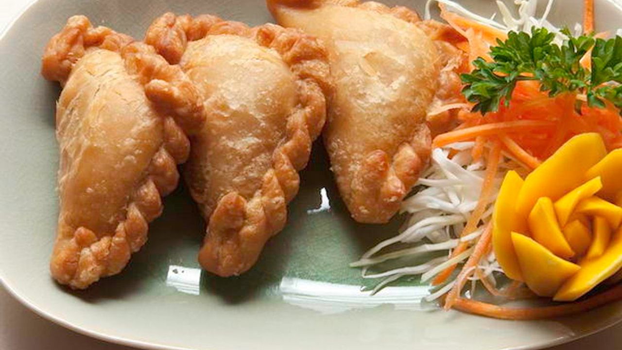 Curry Puff (Mild)  (3 Per Serve)
