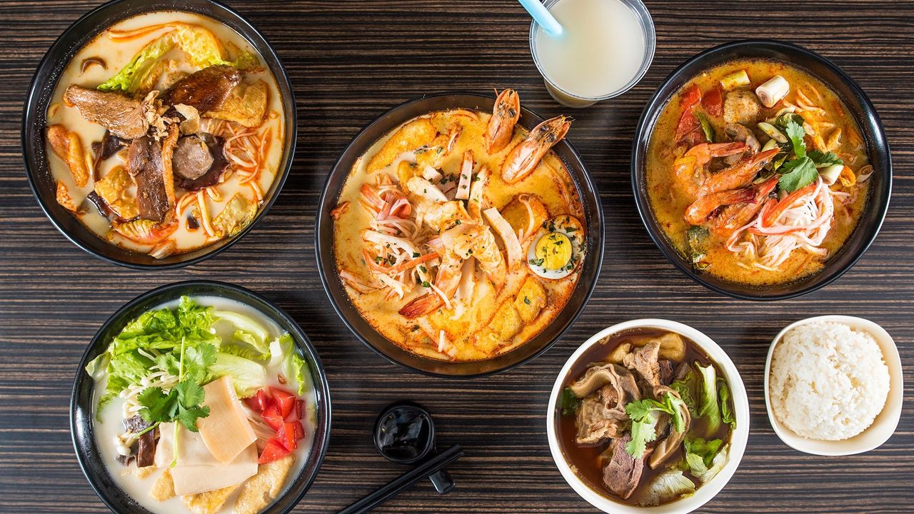 Tom Yum Chicken or Prawn