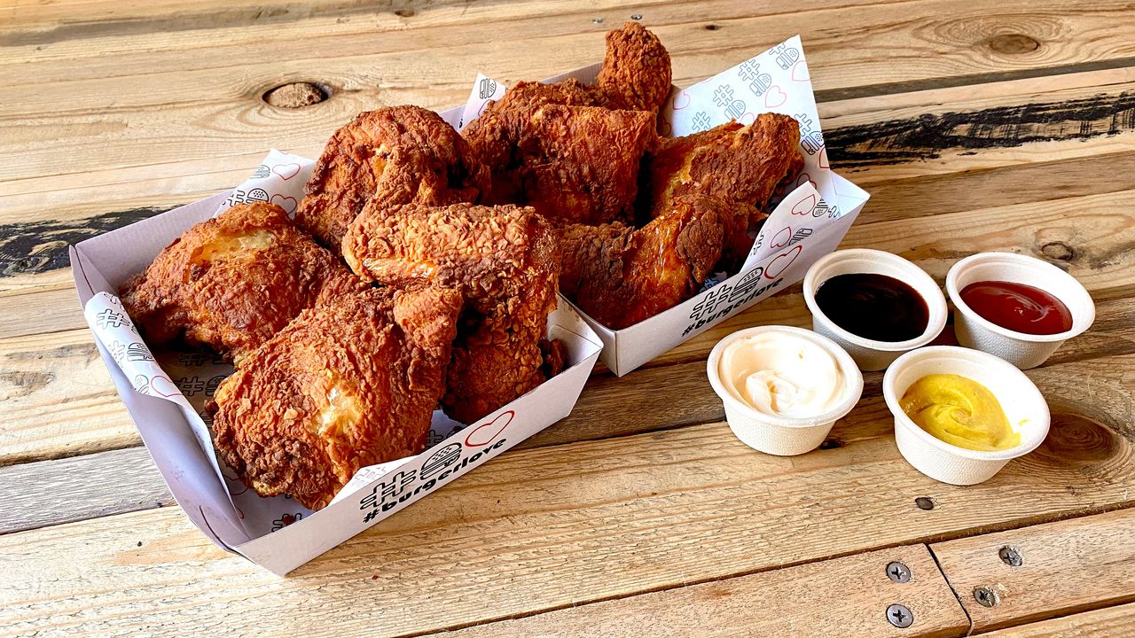 8 Chicken wings