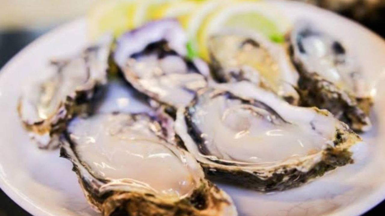 Oyster Sashimi (4pcs)