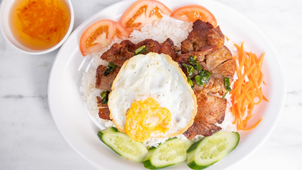 Steamed Rice with Grilled Pork Chop & Egg
