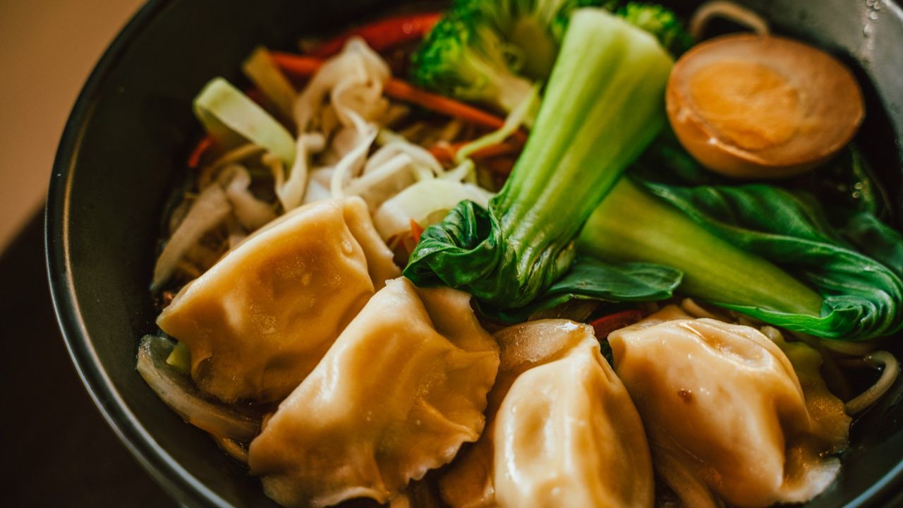 R07. Chicken Dumplings Ramen