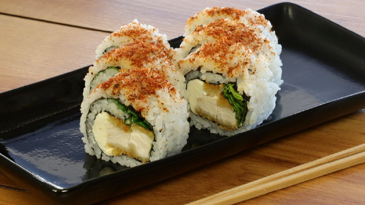 Hot Hot Chicken Roll (6 Pieces) (1600 kJ)