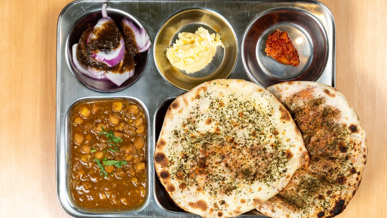 Amritsari Chole Kulche, Lassi, Gulab Jamun (2 pcs)