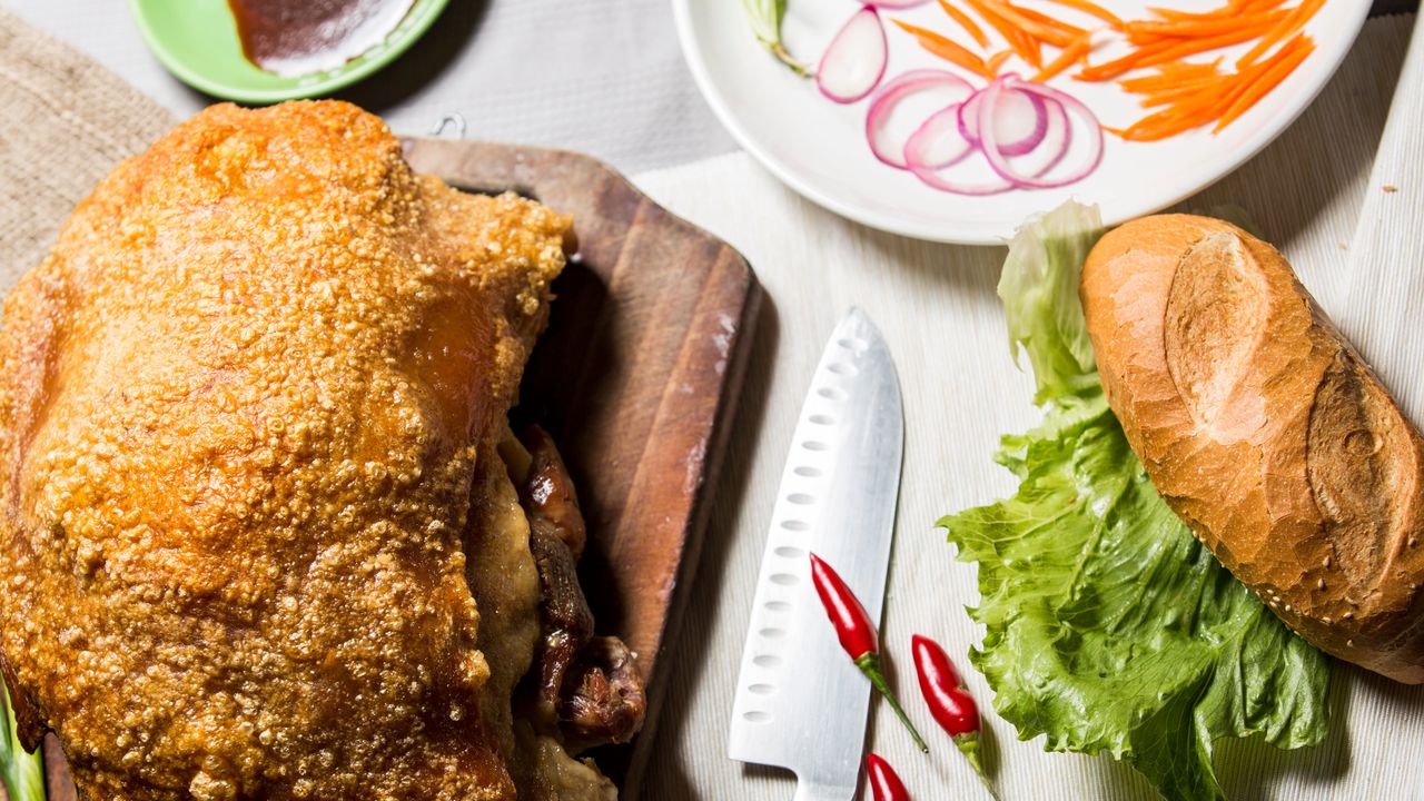 Roasted Pork Salad Roll