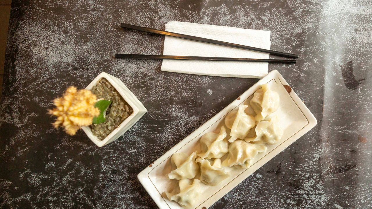 Pork & Chive Dumpling (8)