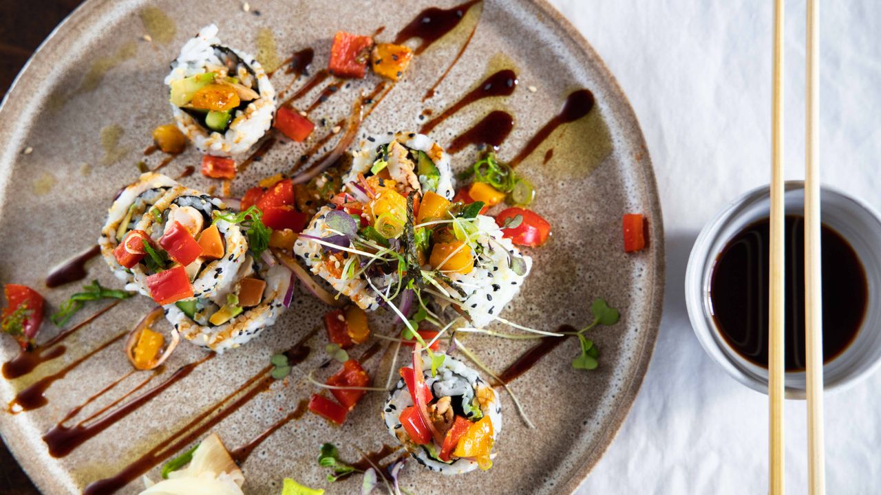 Mango Teriyaki Chicken Roll (8 Pc)