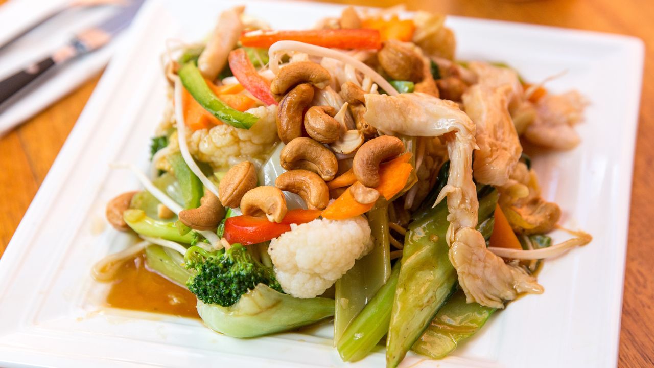 Chicken & Cashew Nuts in Oyster Sauce