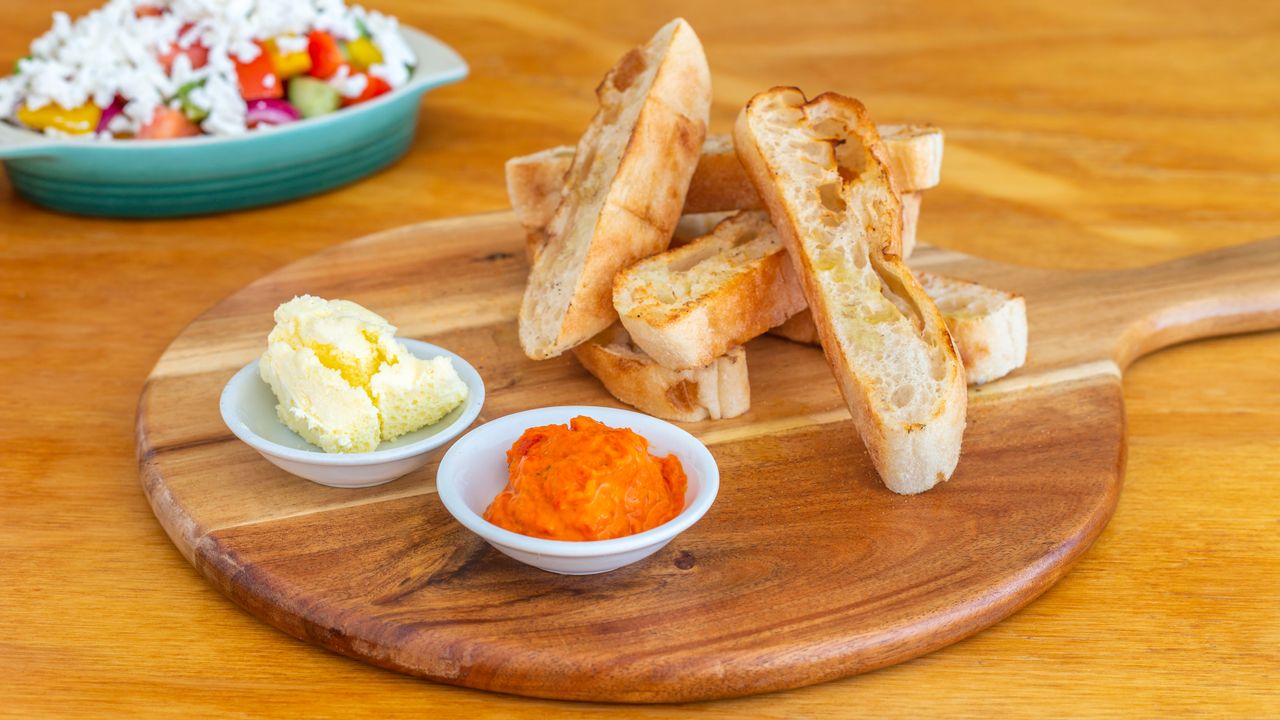 Lepinja, Ajvar, Kajmak