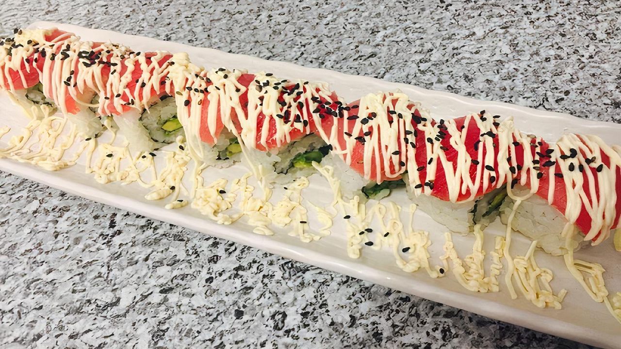 Tuna Avocado & Mayo Roll