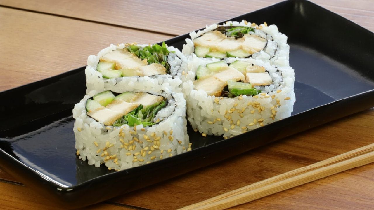 Chicken Roll (4 Pieces) (1338 kJ)