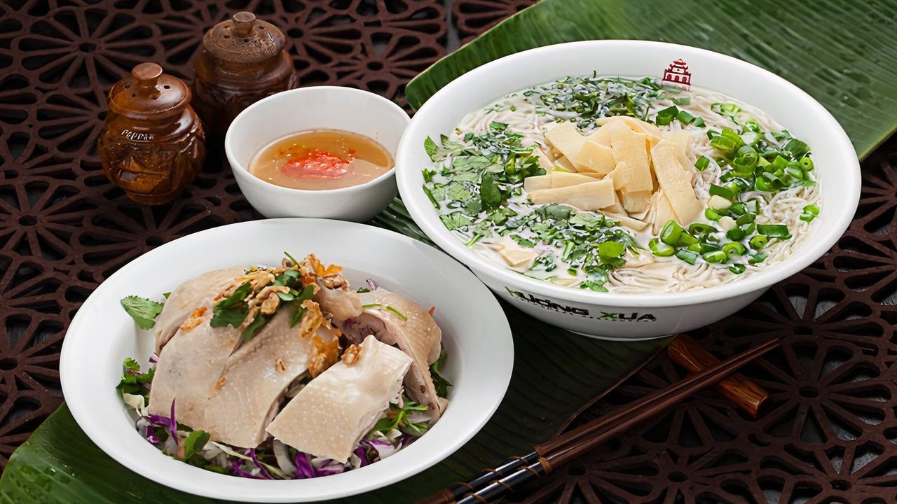 Rice Vermicelli Soup with Chicken & Bamboo Shoots
