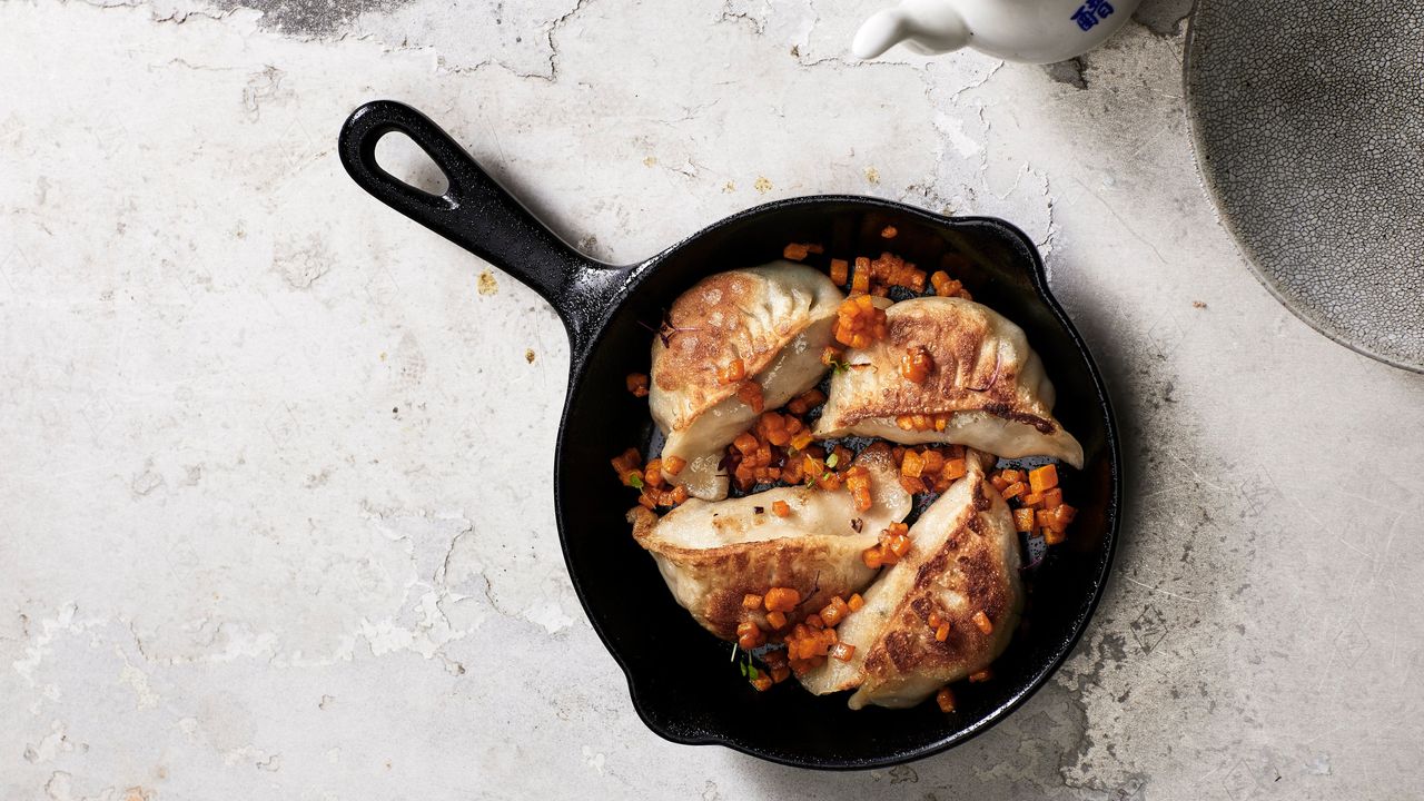 Golden Pan Fried Veggie Dumplings (4) (VGO)