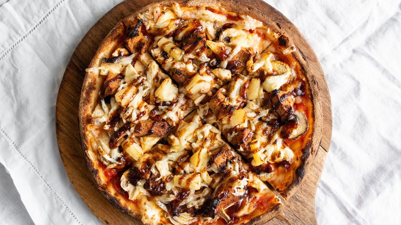 BBQ Chicken Pizza (Vegan)