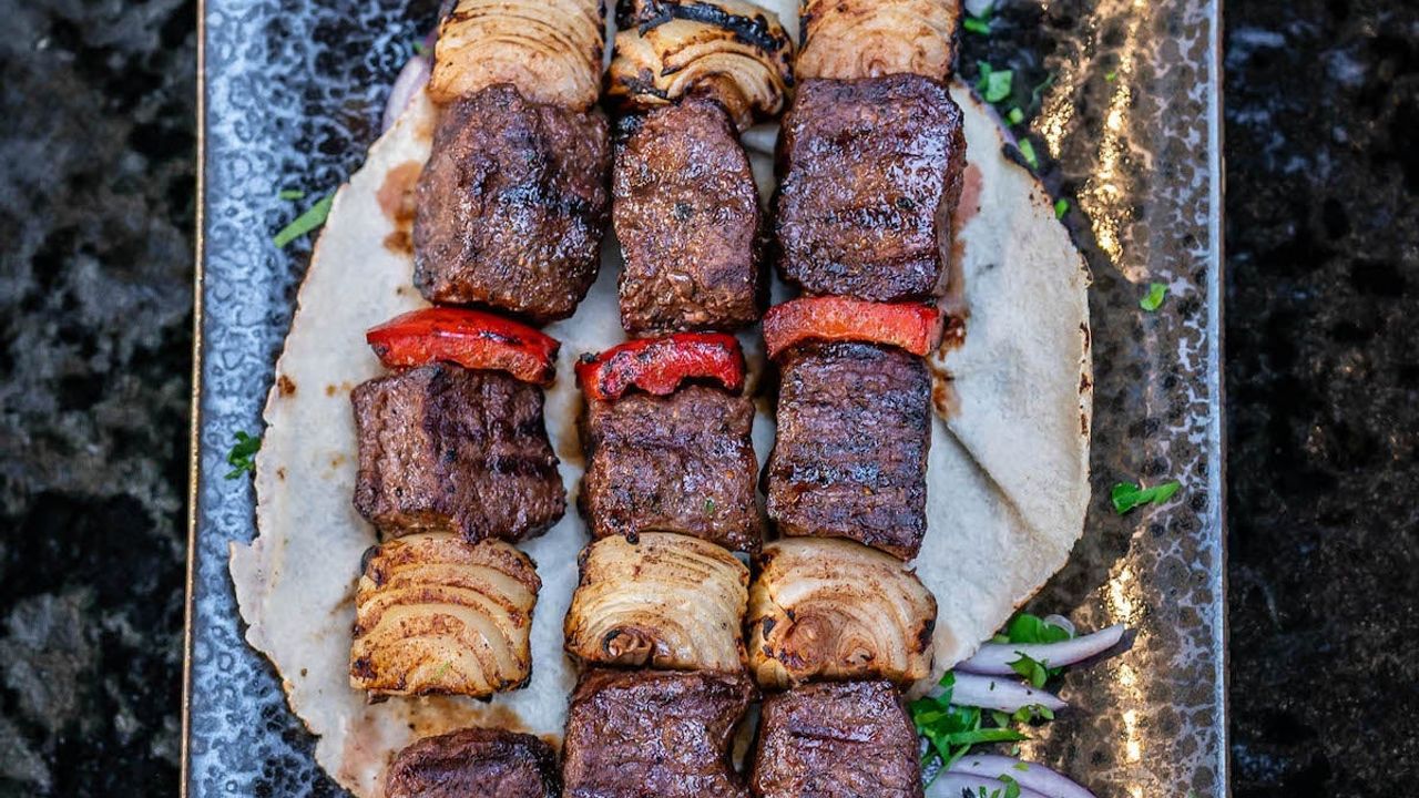 Lahem Mishwee (2 Skewers Per Serving)