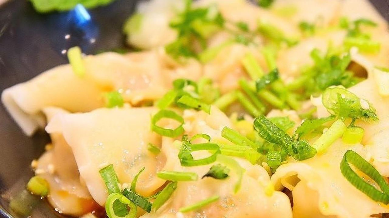 Shrimp and Pork Wonton (Hot) - 12PC