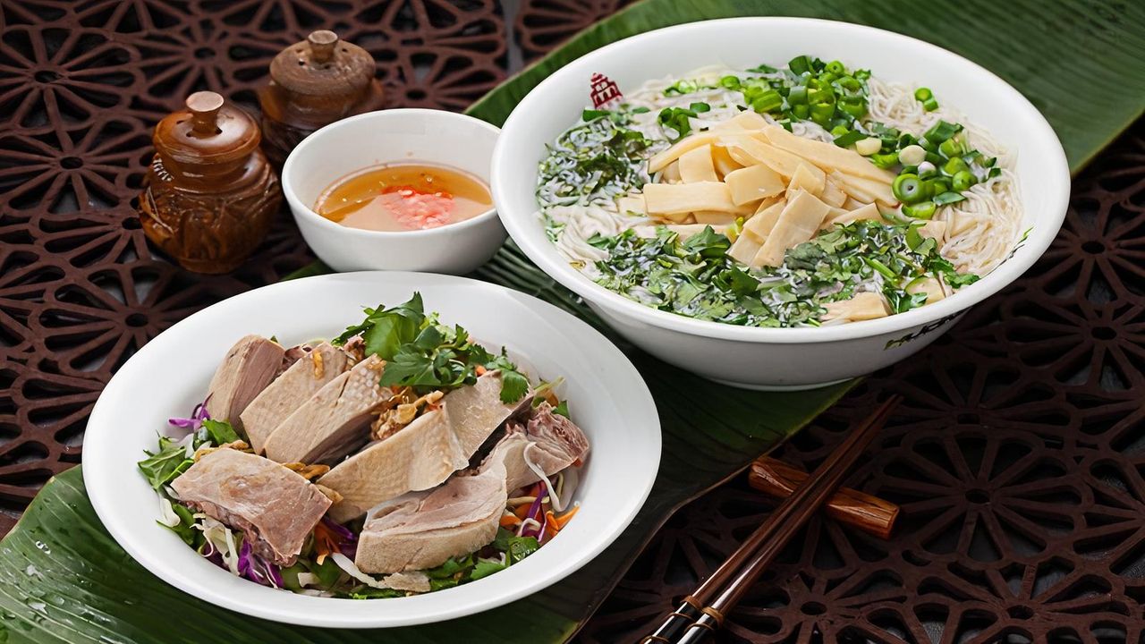 Rice Vermicelli Soup with Duck & Bamboo Shoots