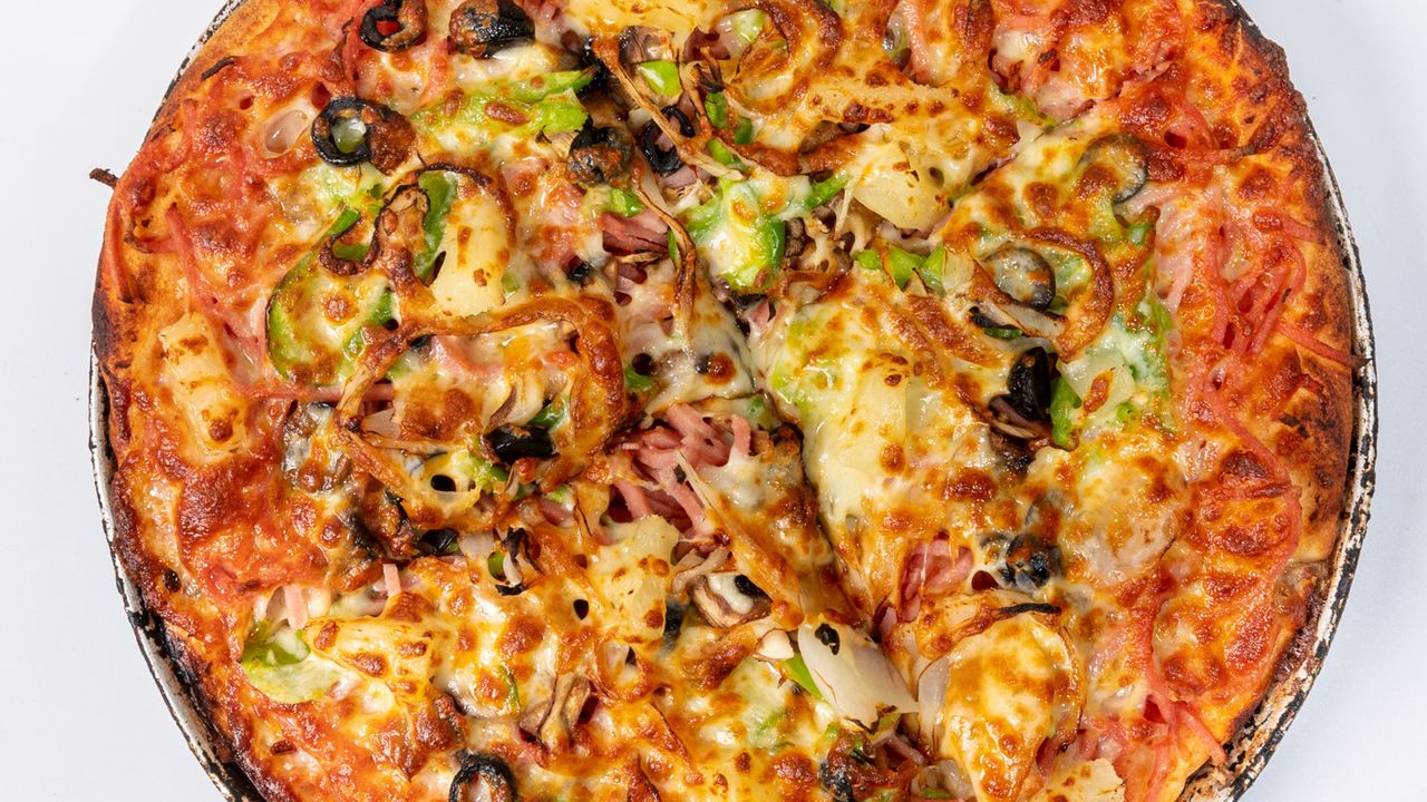 1 Large Pizza's, 1 Garlic Bread & 1.25L Soft Drink