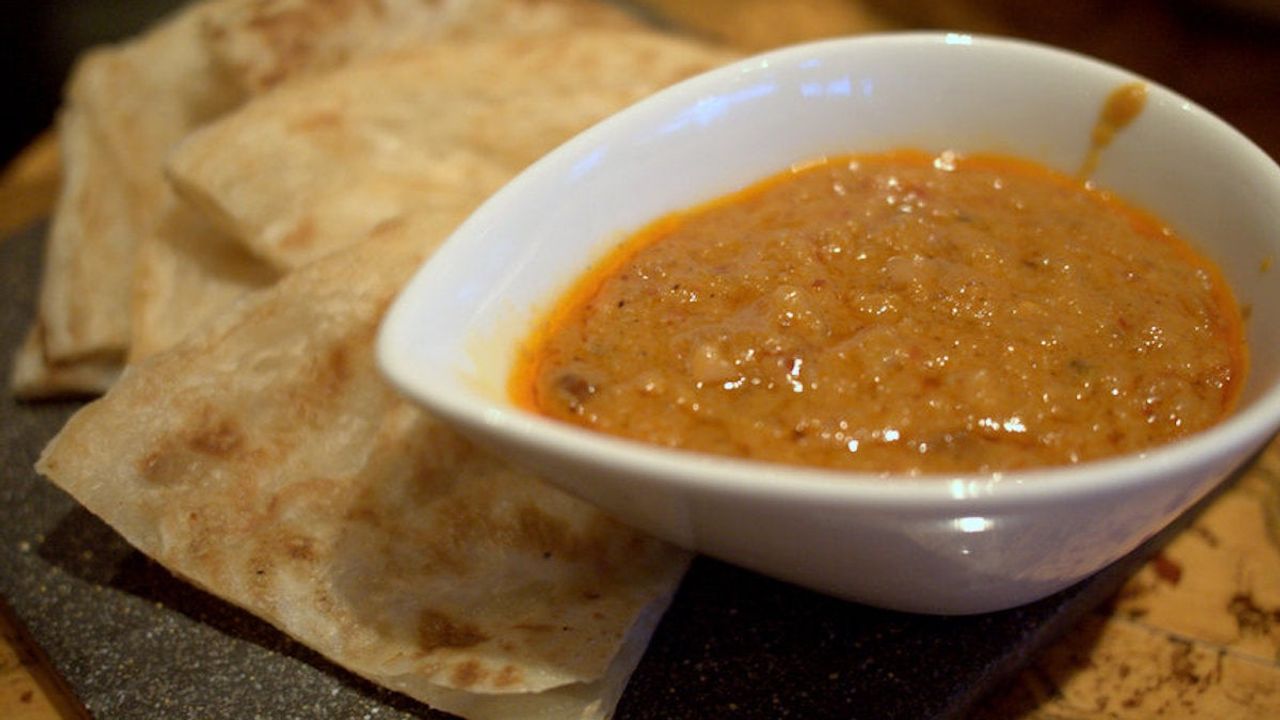 Roti Bread with Peanut Sauce