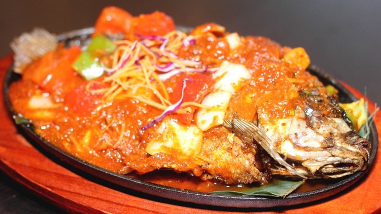 Sizzling Crispy Barramundi Fish with Thai Sour Chilli Sauce