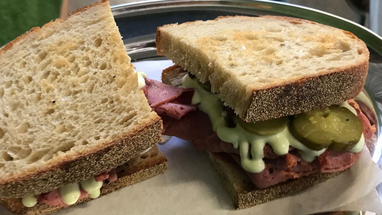 Deli Sando