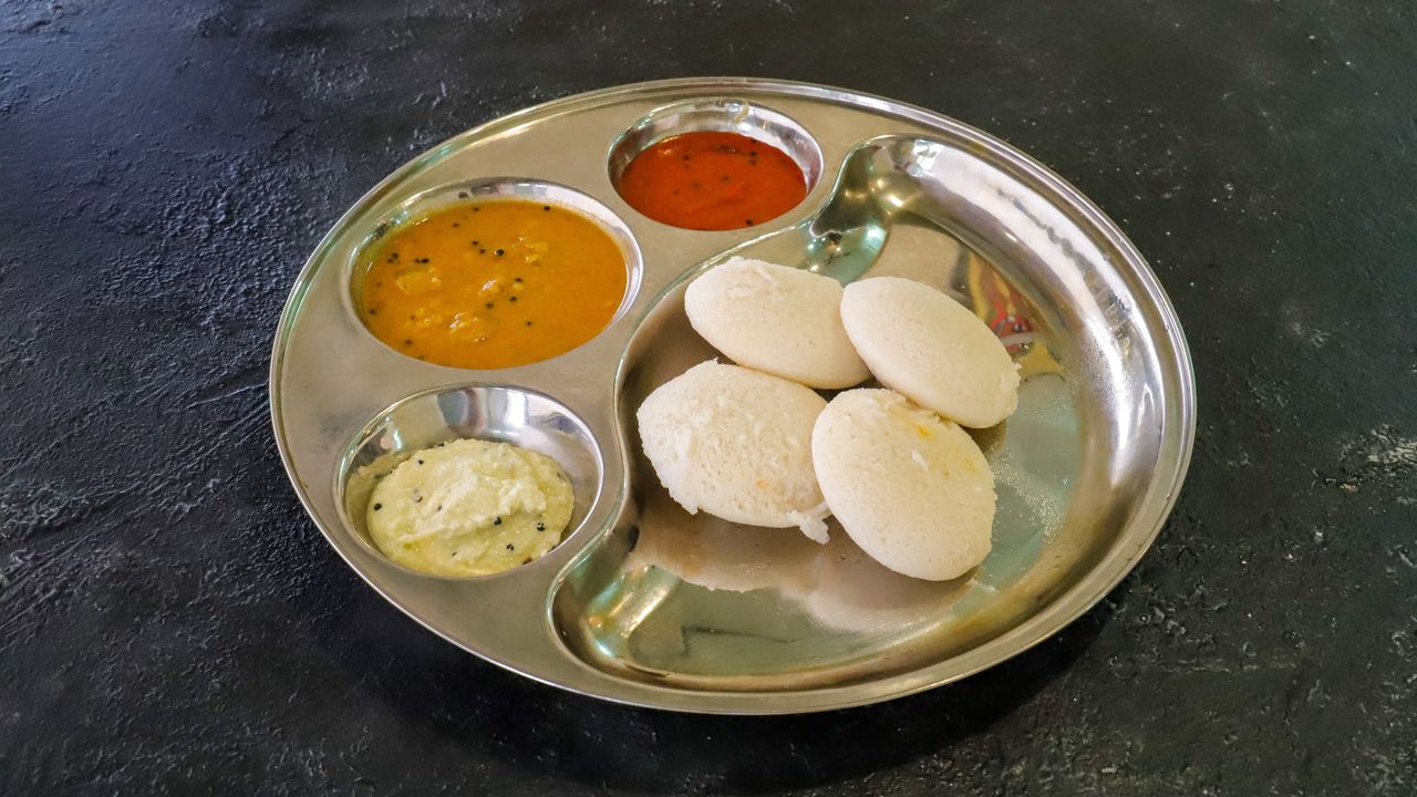 Plain Idli (4 Pieces)