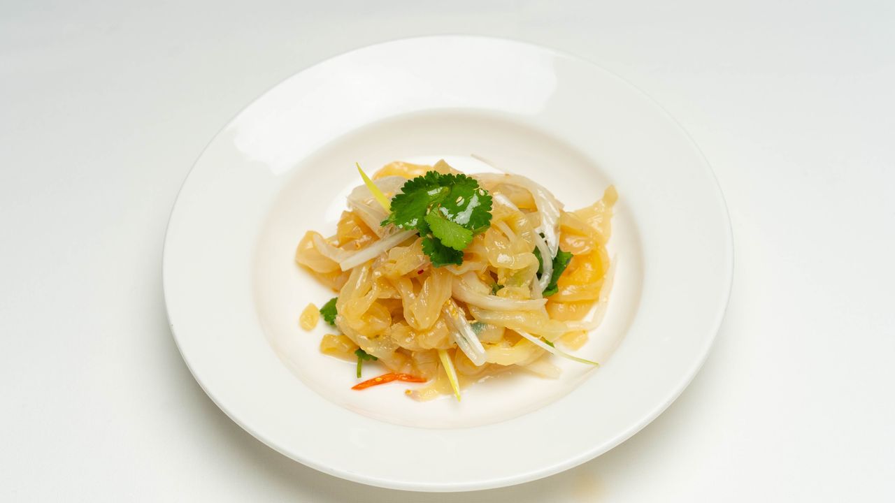 Jelly Fish in Spring Onion and Sesame Dressing 葱油伴海蜇