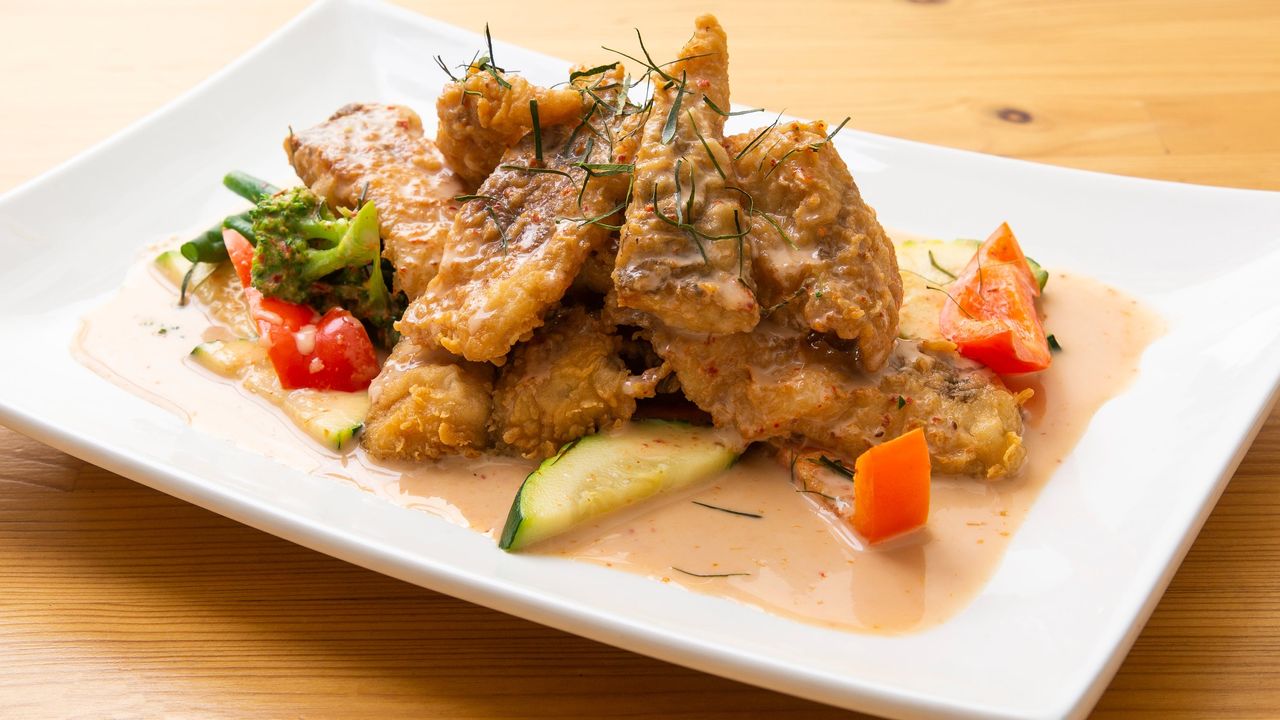 Choo Chee Curry (VO)