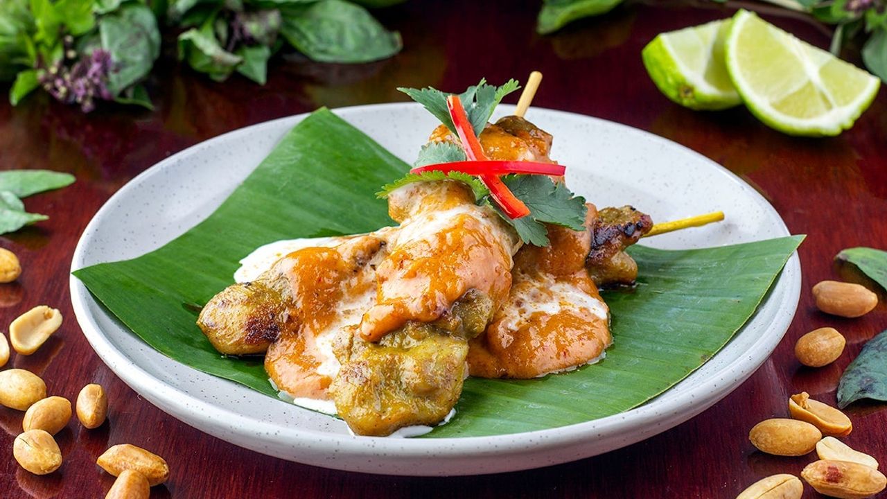 Satay Chicken (2 Skewers)