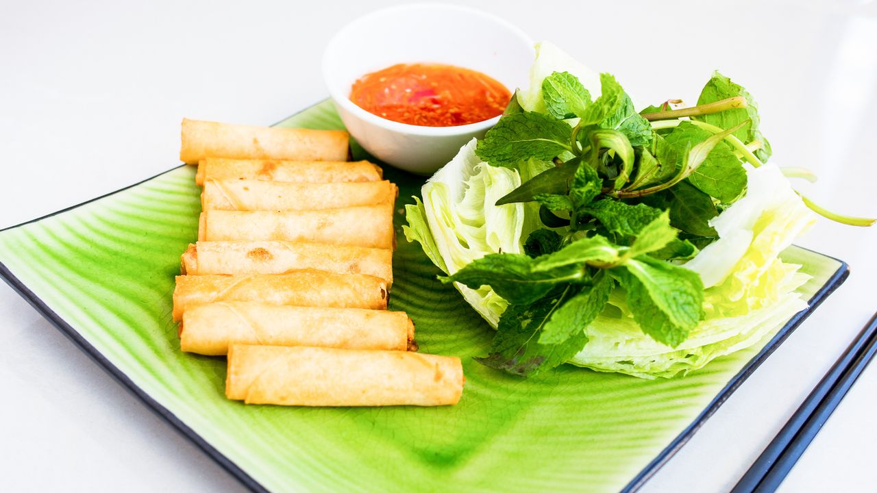 Vegetarian Spring Rolls (V)(8 Pcs)