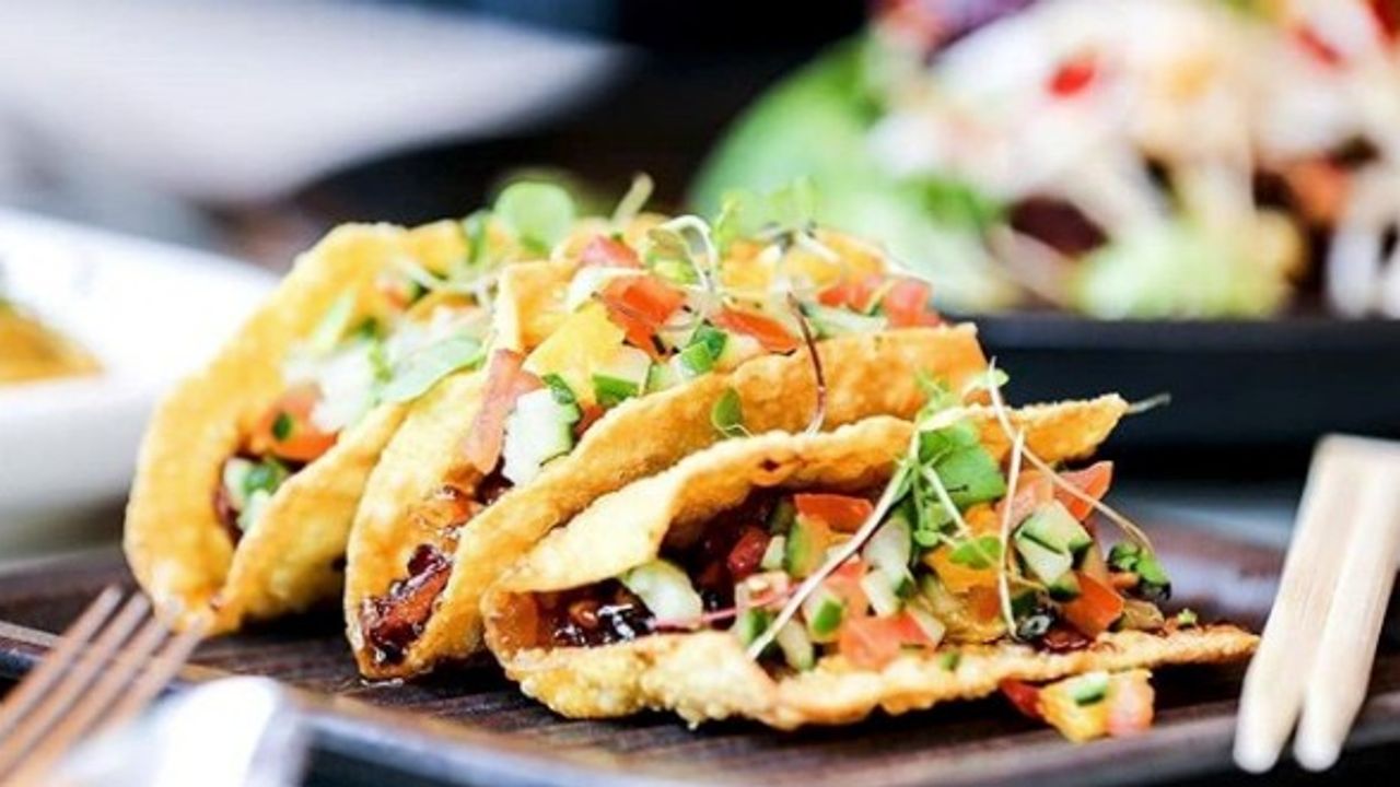 Wonton Tacos (2 Pieces)