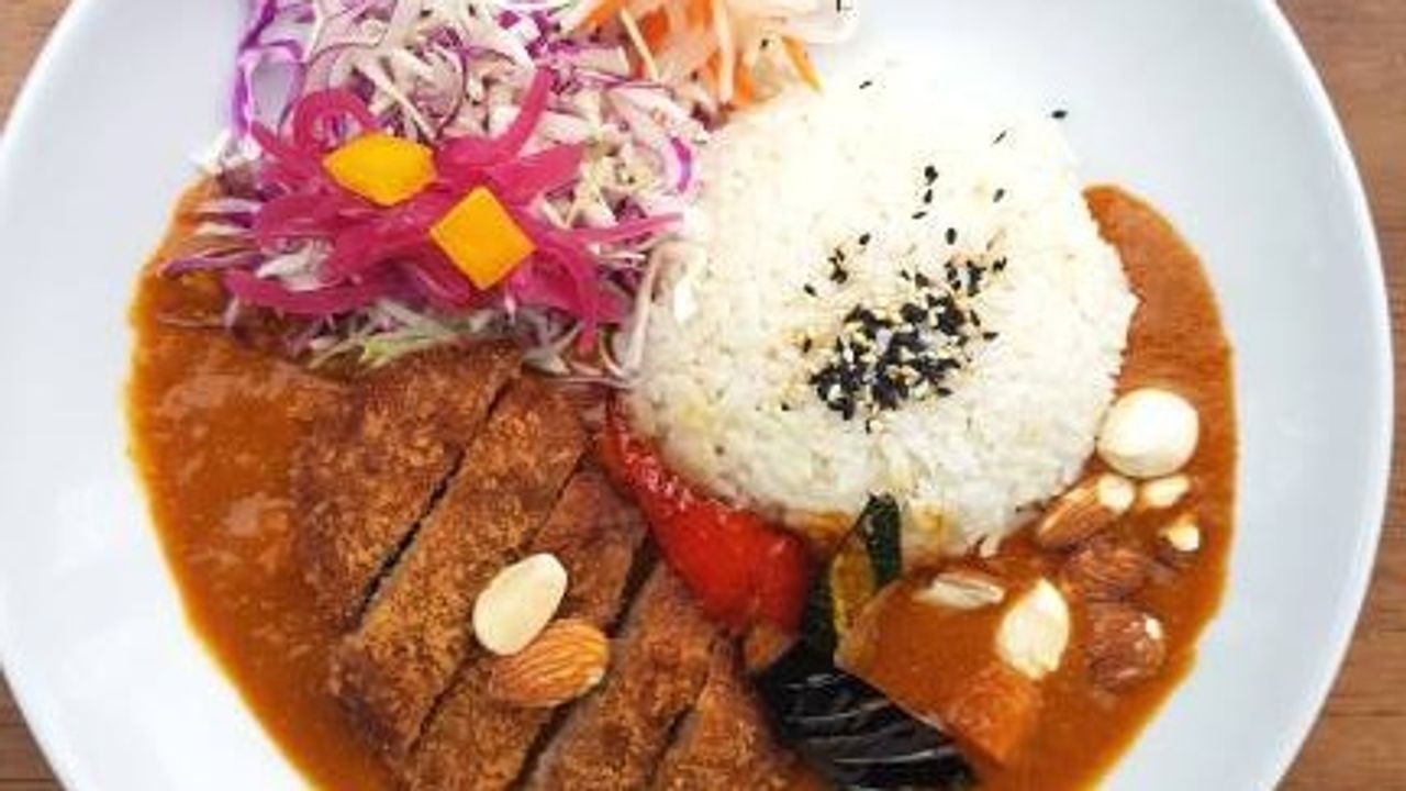 Akira Chicken Katsu Curry