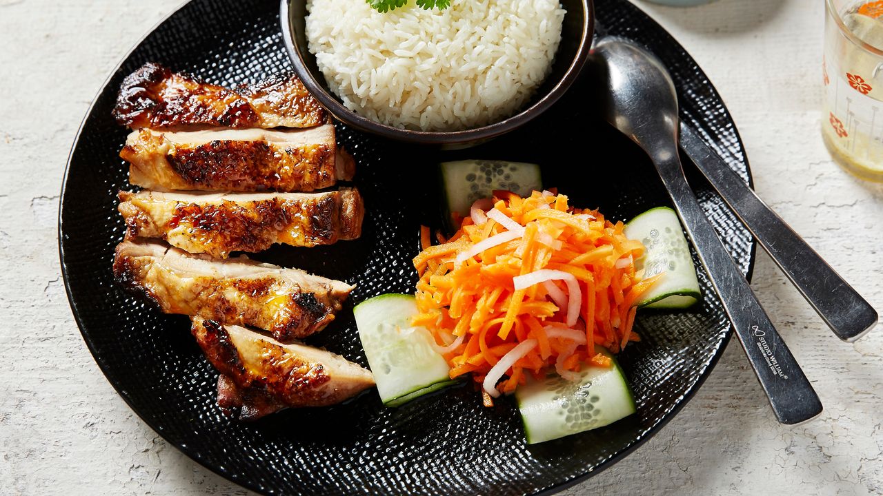 M2. Grilled Chicken / Cơm Gà Nướng
