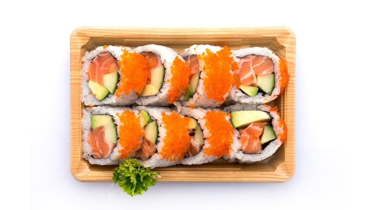 Fresh Salmon Maki Box (8)