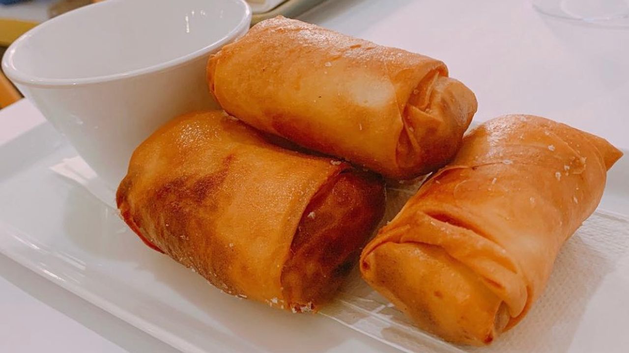 Spiced Lamb Rolls, Minted Yoghurt (4)