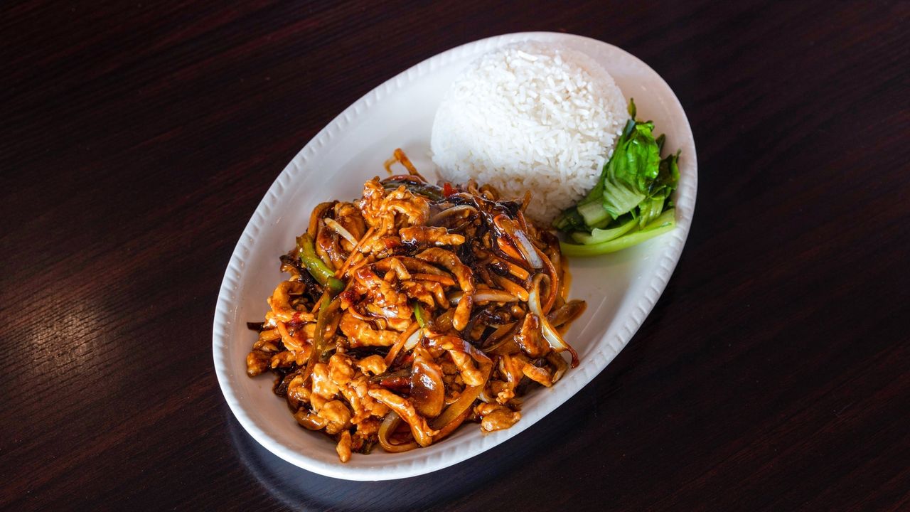 Sliced Bamboo Shoots & Shredded Pork with Chilli & Sour Sauce