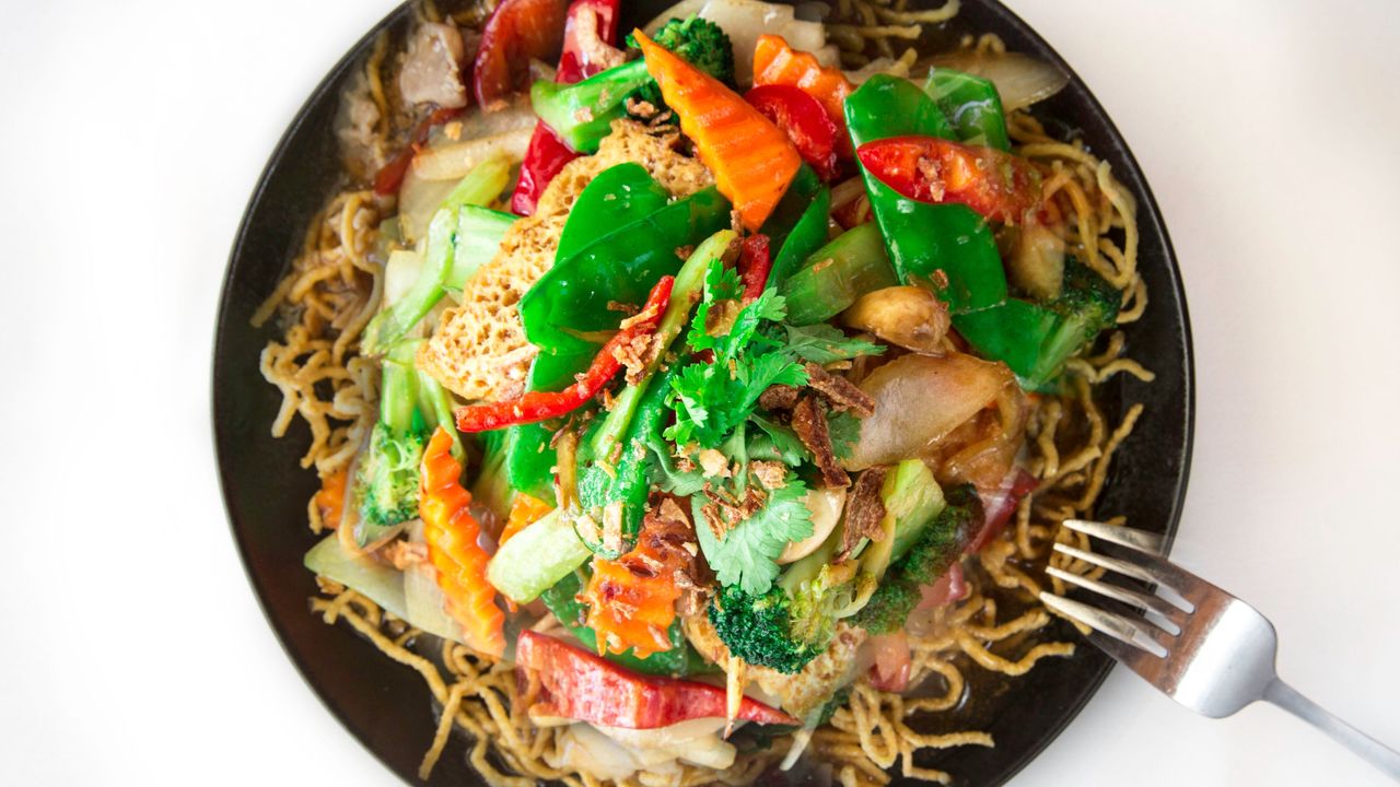 Crispy Fried Egg Noodles Vegetable - Mi Xao Don Chay