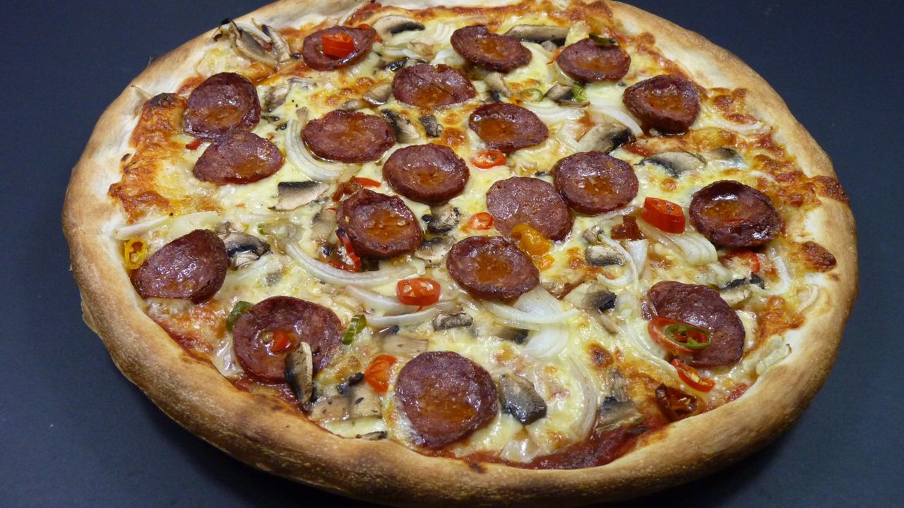 Raging Bull Pizza