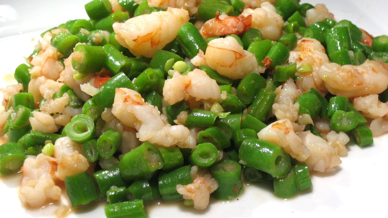 Prawns & Springless Bean with Prawn Paste & Lemon Sauce