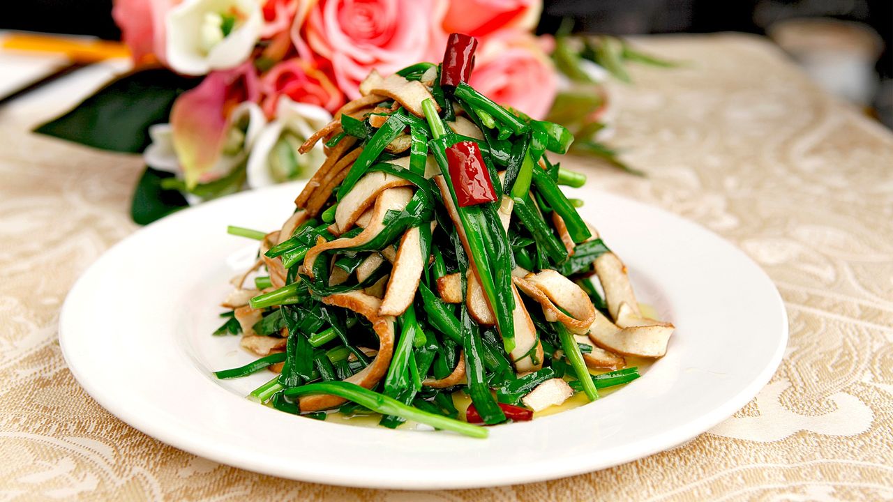 Tofu Threads With Chinese Chives