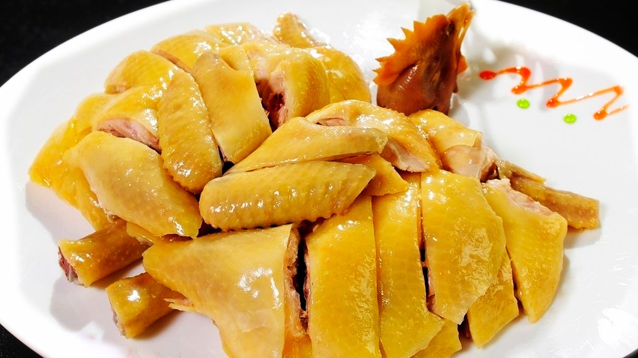 Steamed Chicken w/Ginger Sauce (Half)