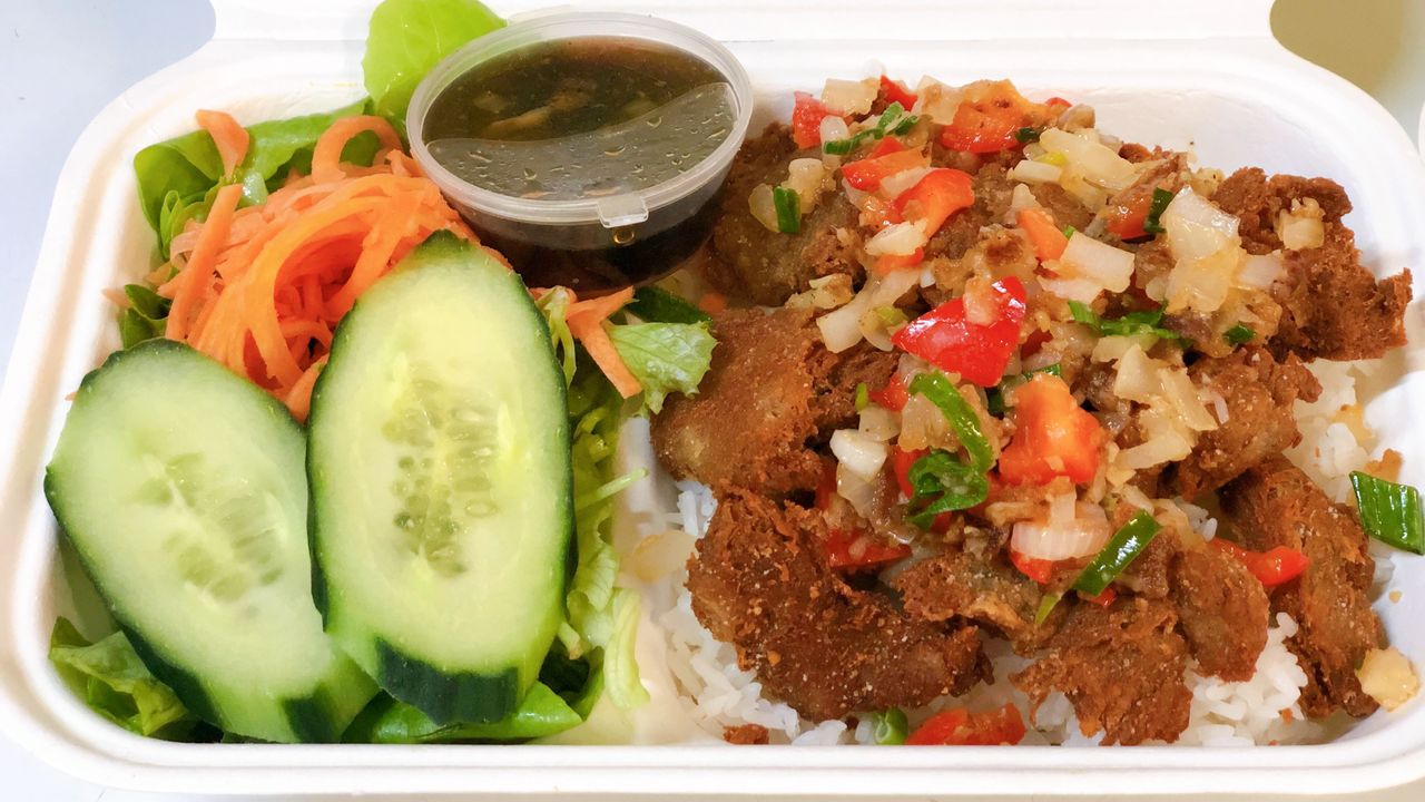 Salt & Pepper Vegan Crispy Chicken Rice Dish (Vegan)