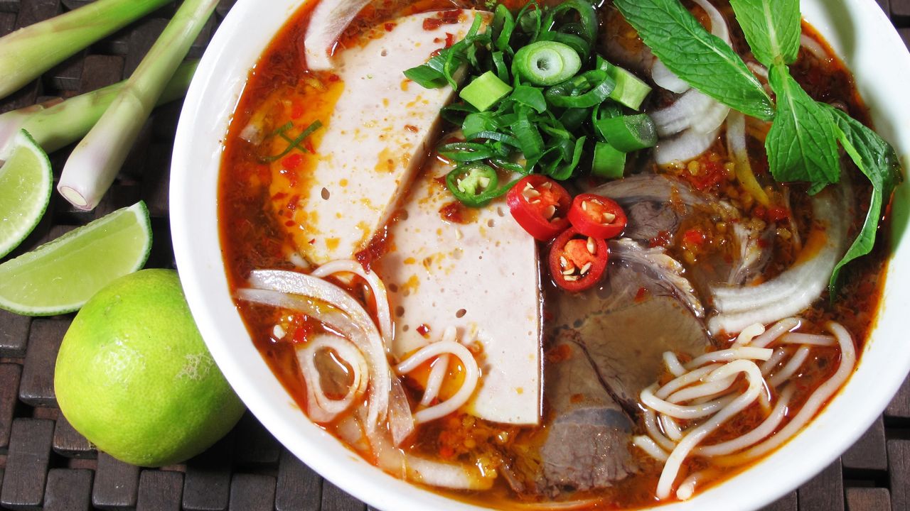 Bun Bo Hue (Spicy)