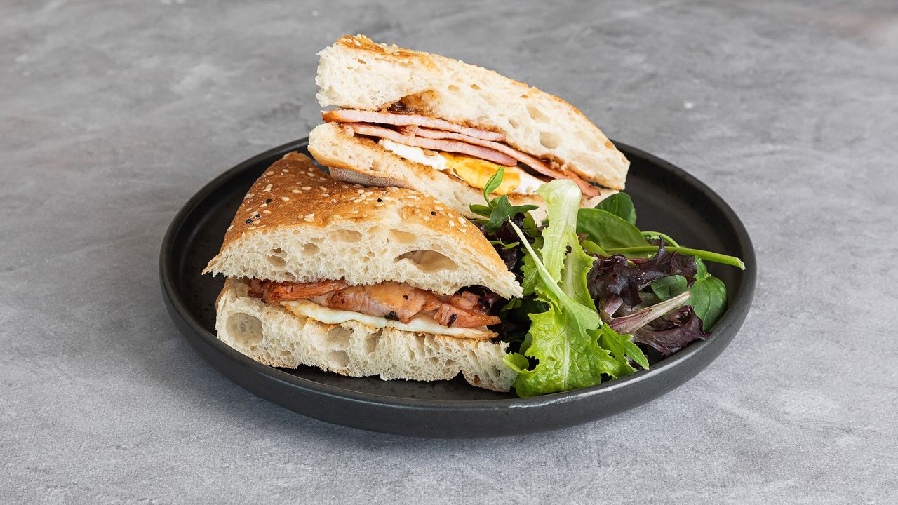 Light Food - Bacon & Egg Roll