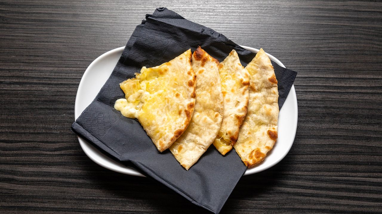 Cheese-Garlic Naan
