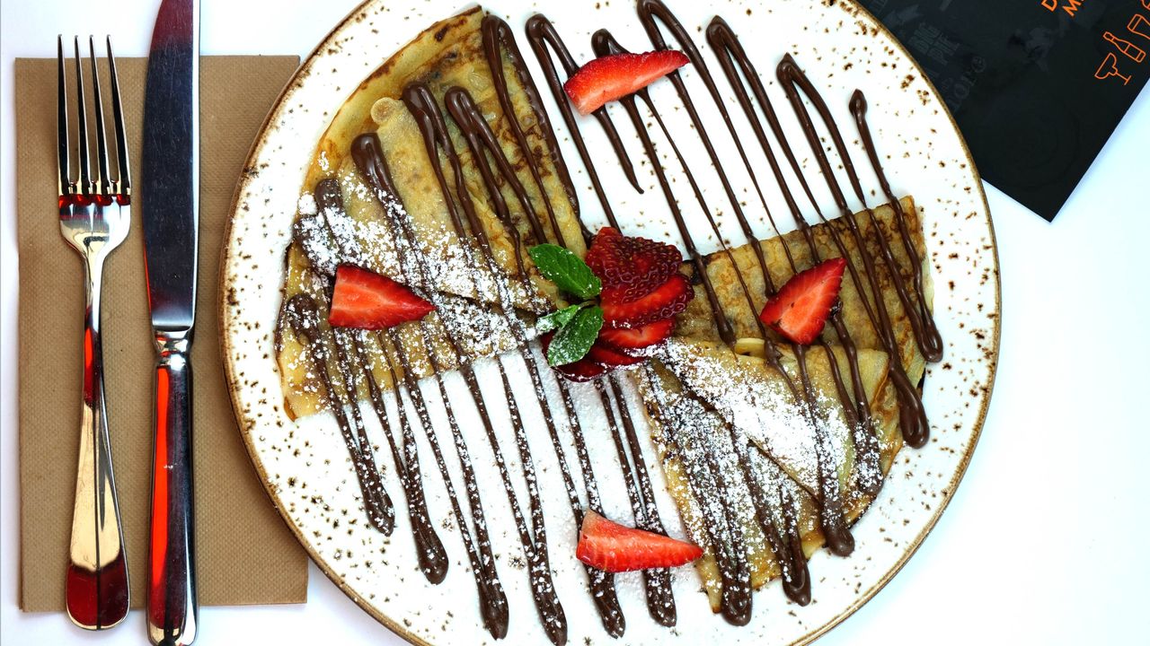 Strawberry & Nutella Crepes